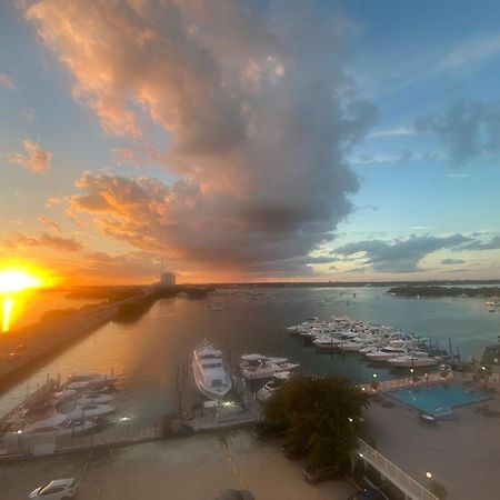 Panoramic Luxurious Waterfront One Bedroom Apartment With Miami Skyline View Free Parking 5Min Drive To 迈阿密海滩 外观 照片