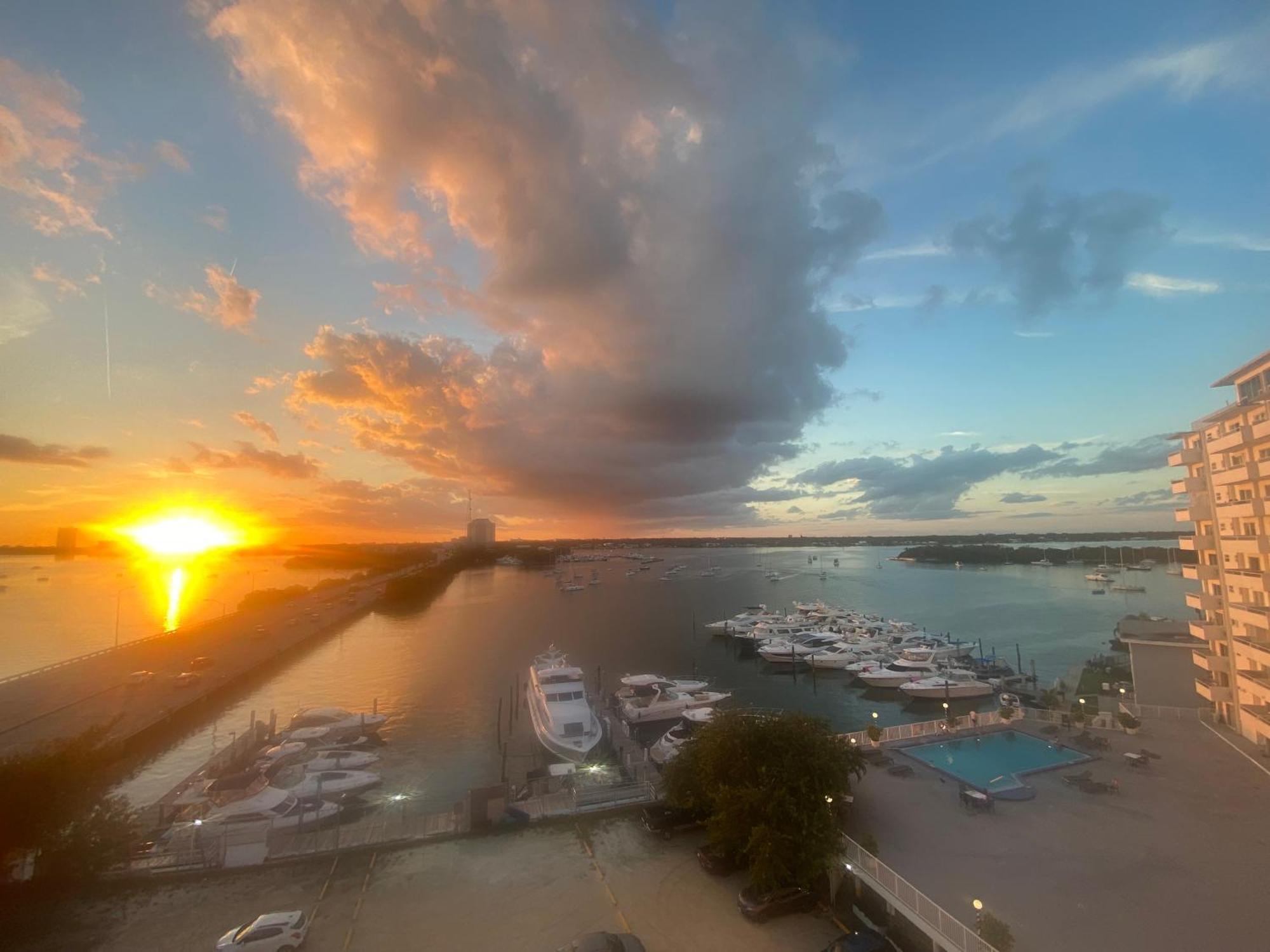 Panoramic Luxurious Waterfront One Bedroom Apartment With Miami Skyline View Free Parking 5Min Drive To 迈阿密海滩 外观 照片