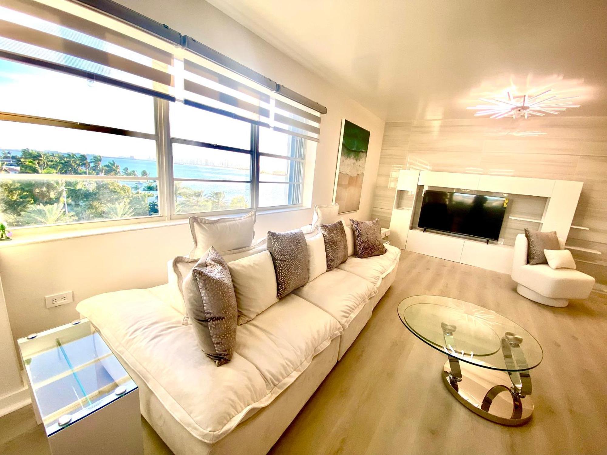 Panoramic Luxurious Waterfront One Bedroom Apartment With Miami Skyline View Free Parking 5Min Drive To 迈阿密海滩 外观 照片
